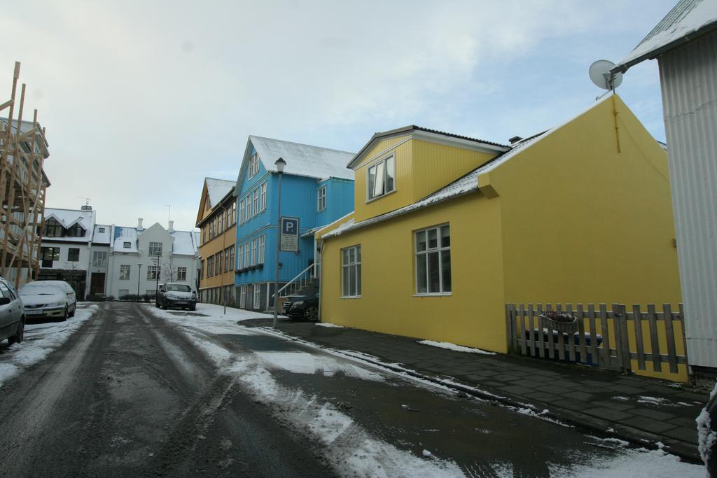 Our House Guesthouse Рейкявик Екстериор снимка