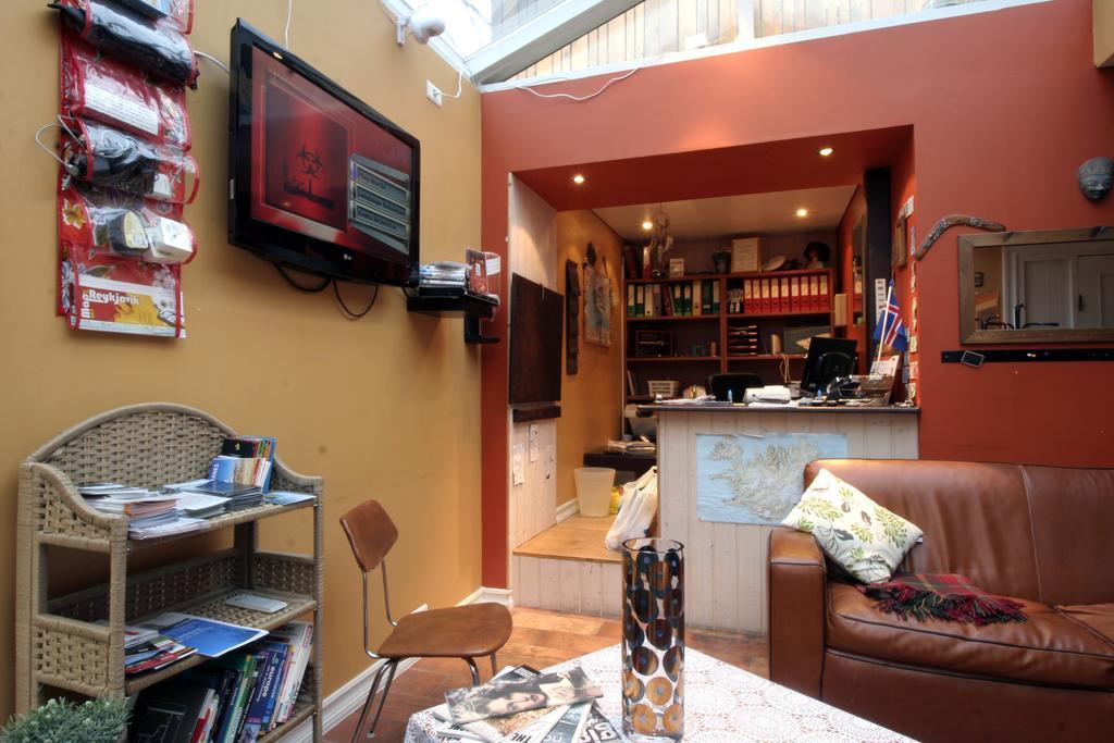Our House Guesthouse Рейкявик Екстериор снимка