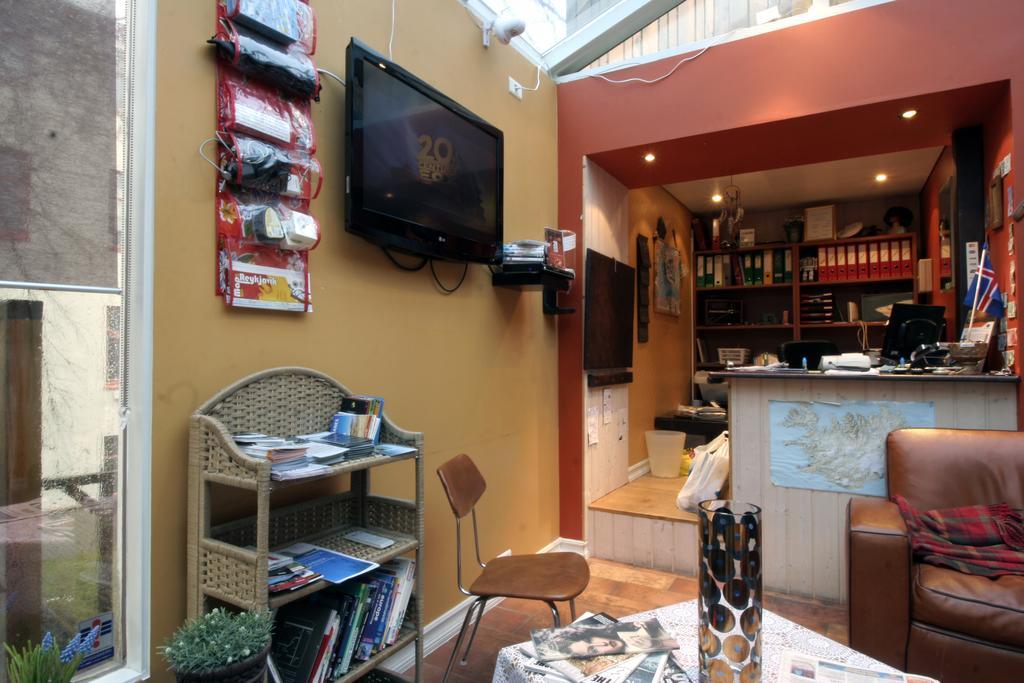 Our House Guesthouse Рейкявик Екстериор снимка