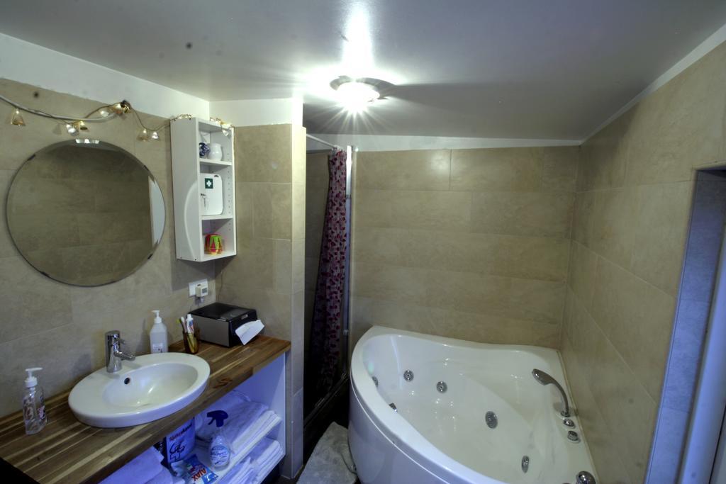 Our House Guesthouse Рейкявик Екстериор снимка