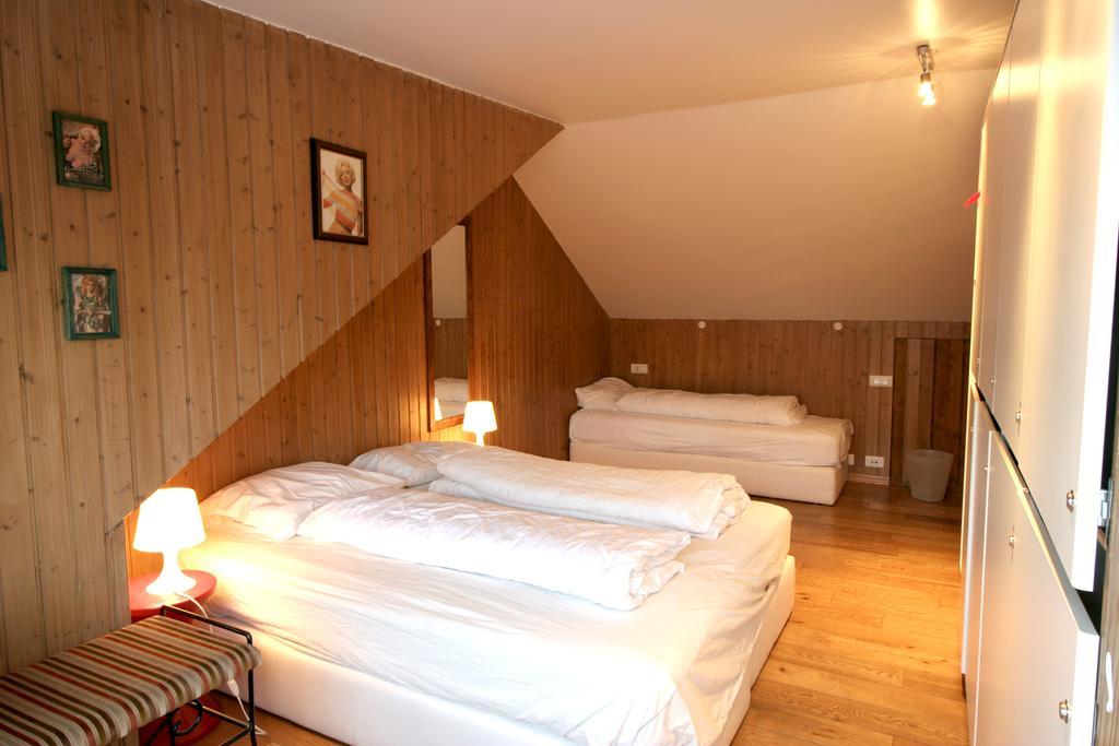 Our House Guesthouse Рейкявик Екстериор снимка