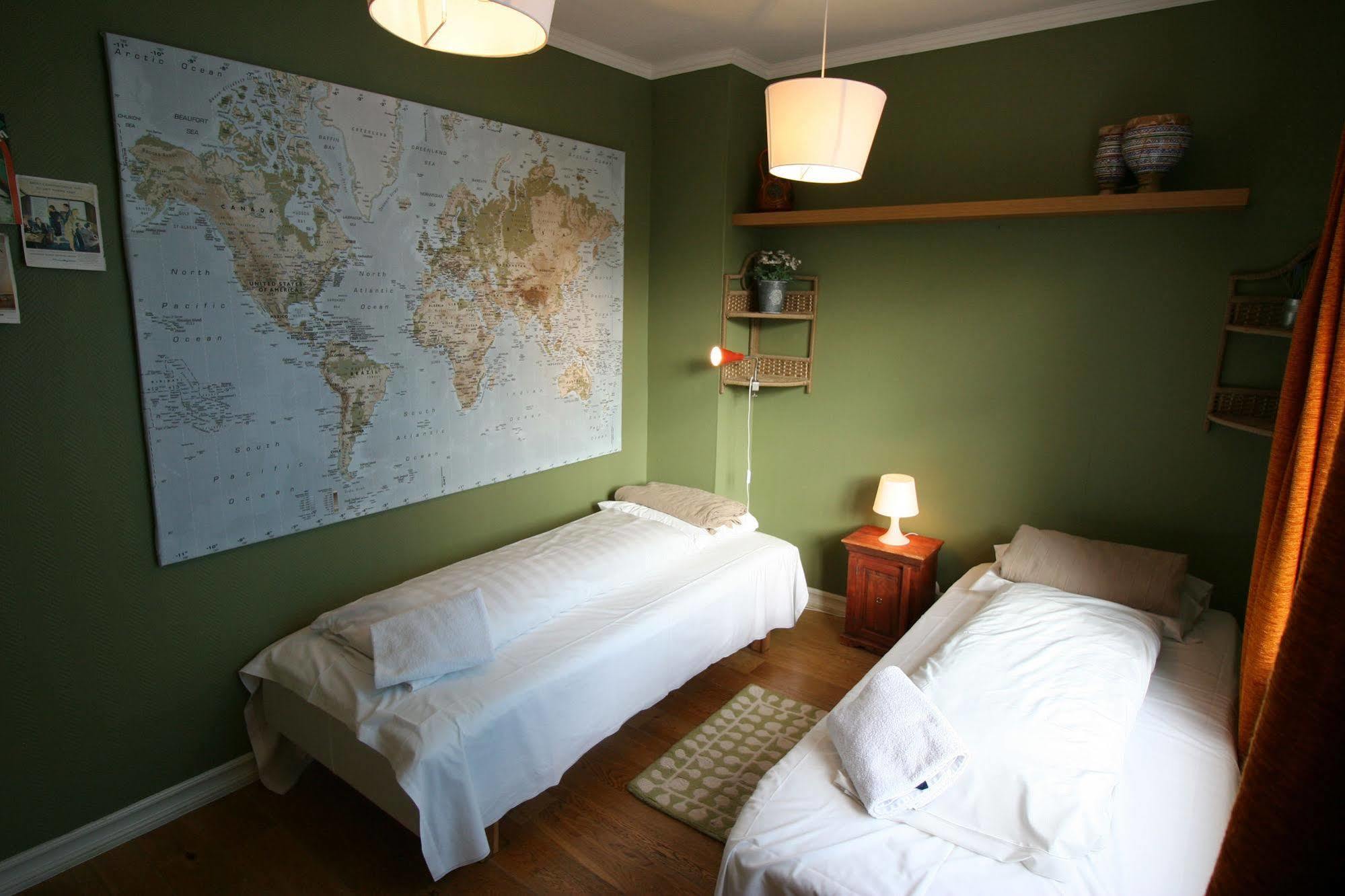 Our House Guesthouse Рейкявик Екстериор снимка