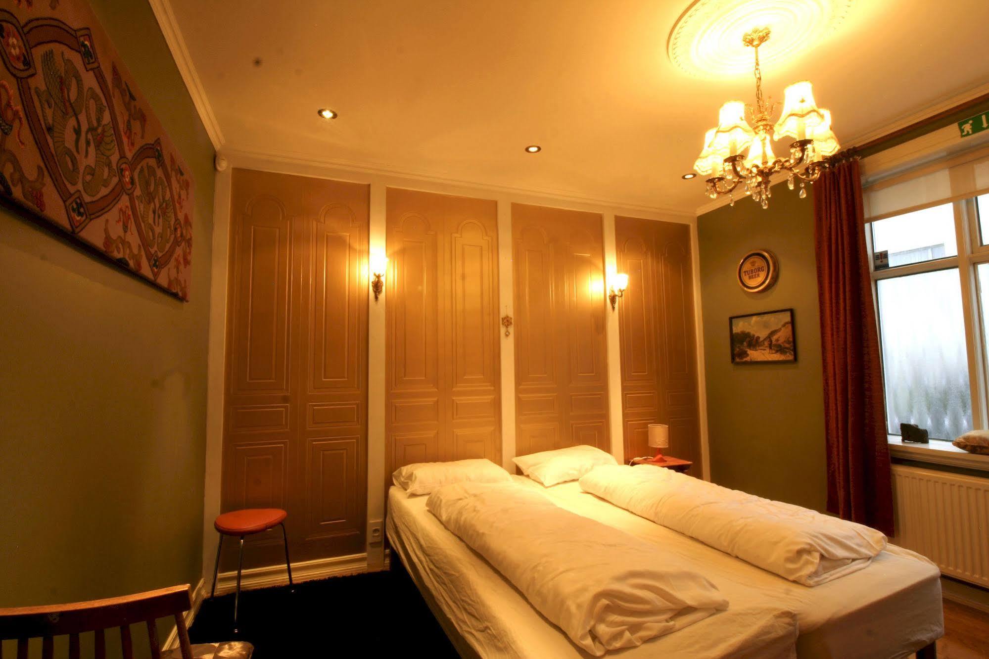 Our House Guesthouse Рейкявик Екстериор снимка
