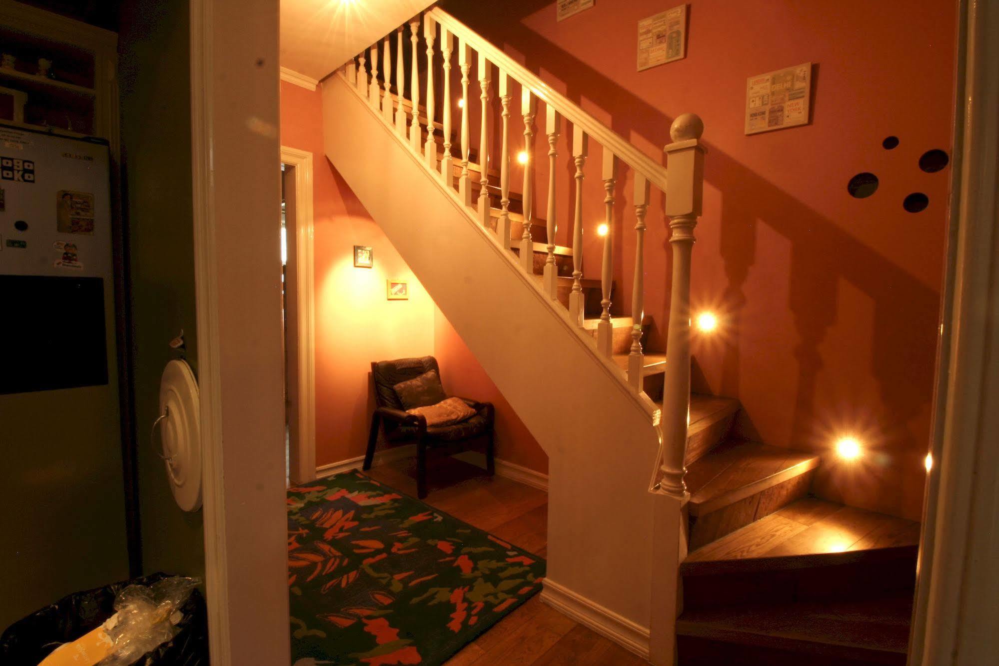 Our House Guesthouse Рейкявик Екстериор снимка